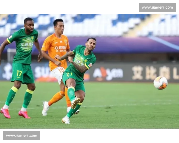 武汉卓尔迎战广州恒大中超焦点对决引爆球迷热情之夜赛场巅峰较量